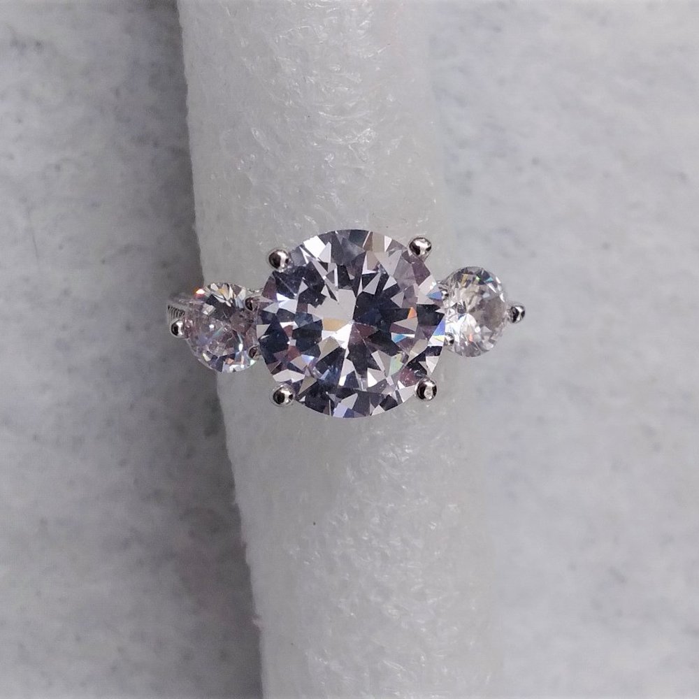 Brand New White Gold Plated 3 Stone Luxury Clear Cubic Zirconia Ring -Size 7
